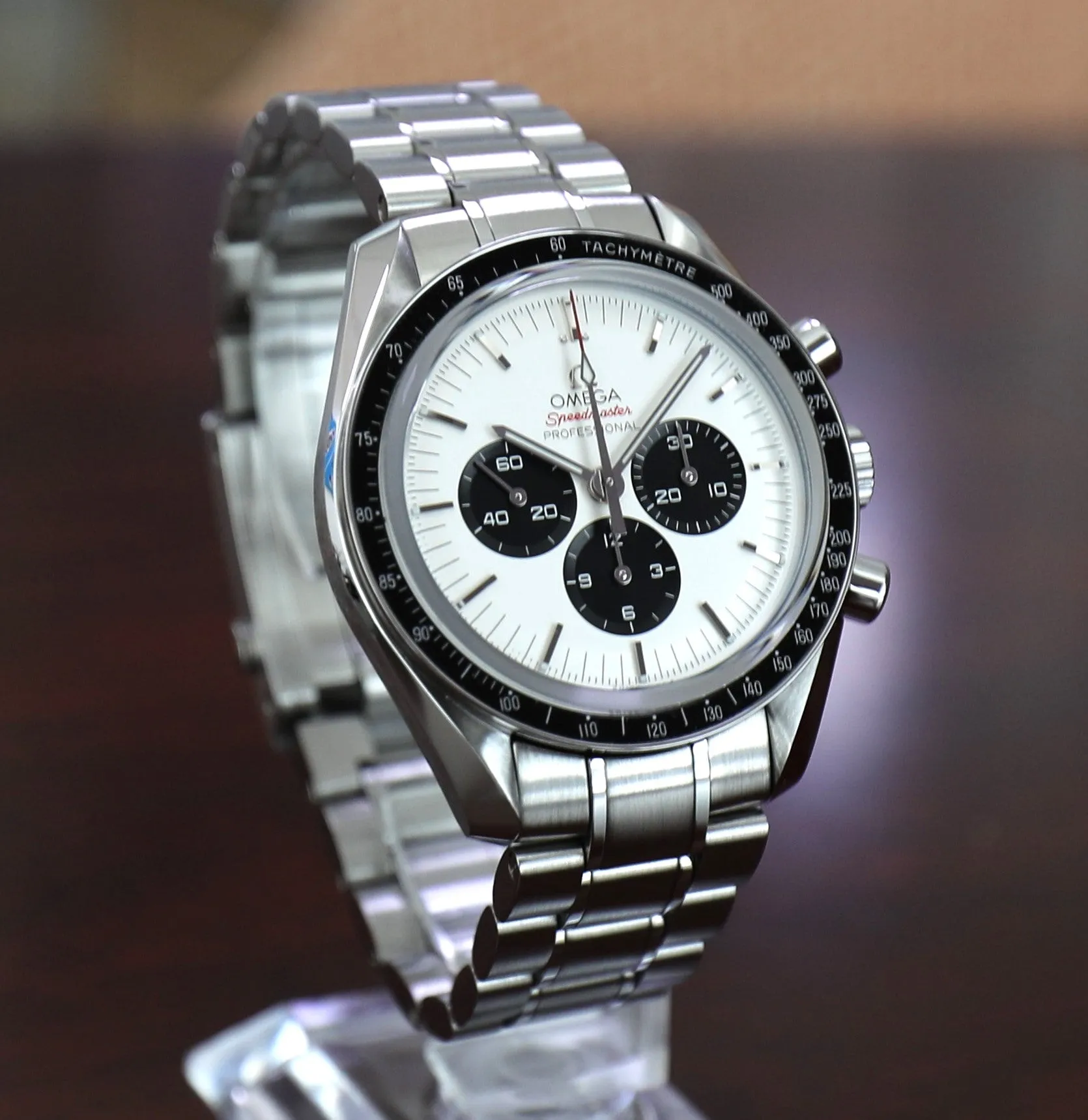 Omega Speedmaster 2020 Tokyo – Panda Dial – 42mm – Limited Edition – Unworn Mint – Full Set