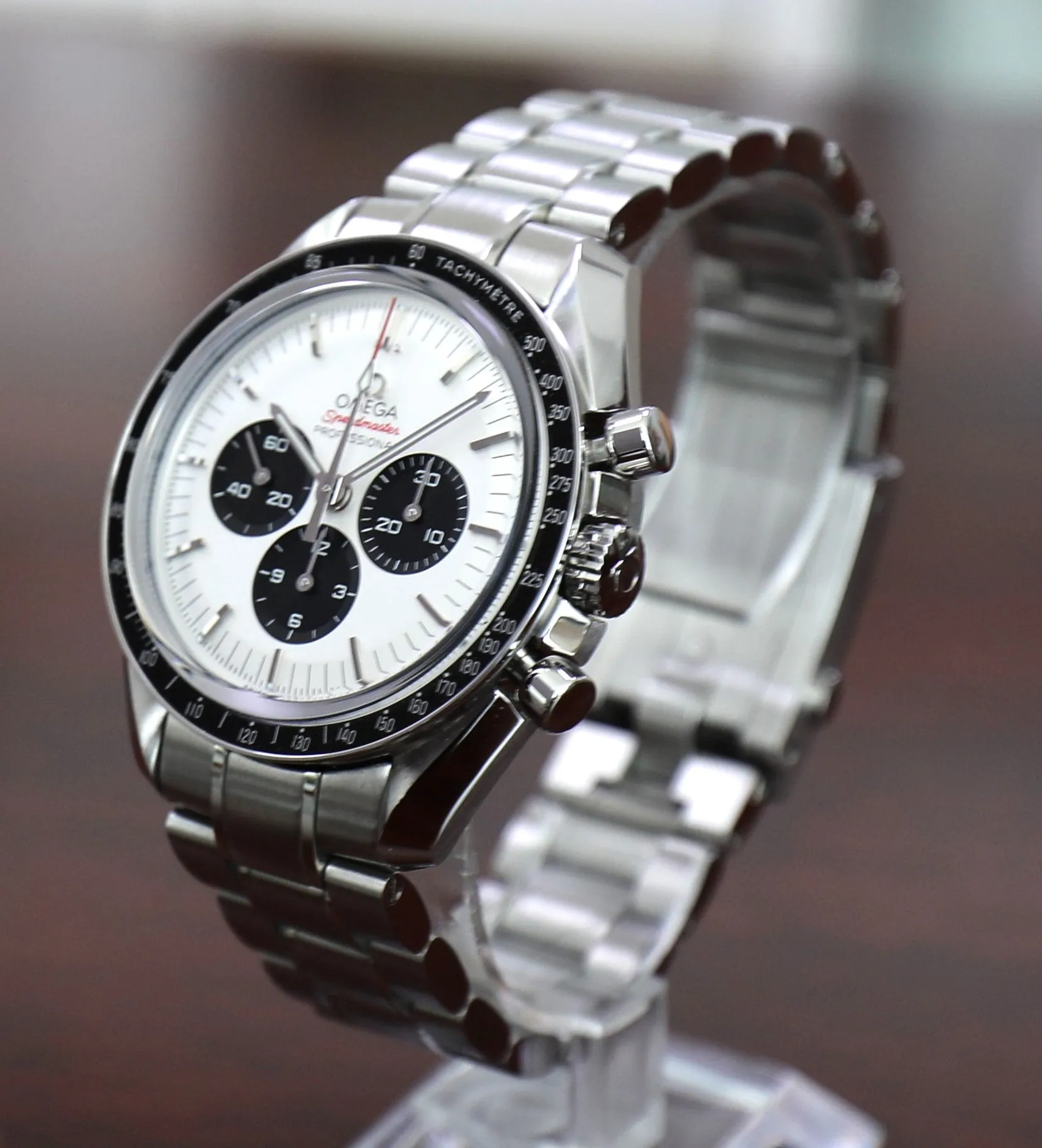 Omega Speedmaster 2020 Tokyo – Panda Dial – 42mm – Limited Edition – Unworn Mint – Full Set