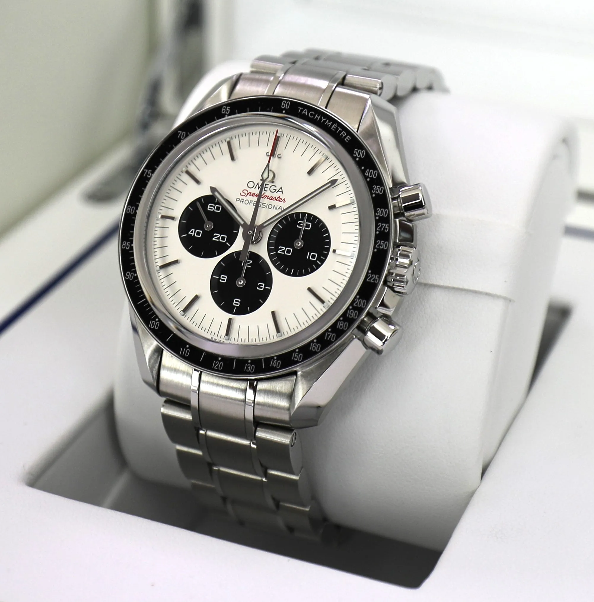 Omega Speedmaster 2020 Tokyo – Panda Dial – 42mm – Limited Edition – Unworn Mint – Full Set