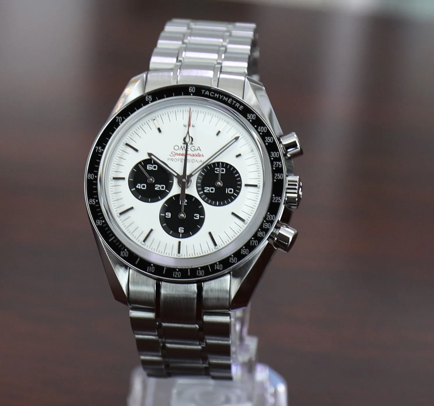 Omega Speedmaster 2020 Tokyo – Panda Dial – 42mm – Limited Edition – Unworn Mint – Full Set