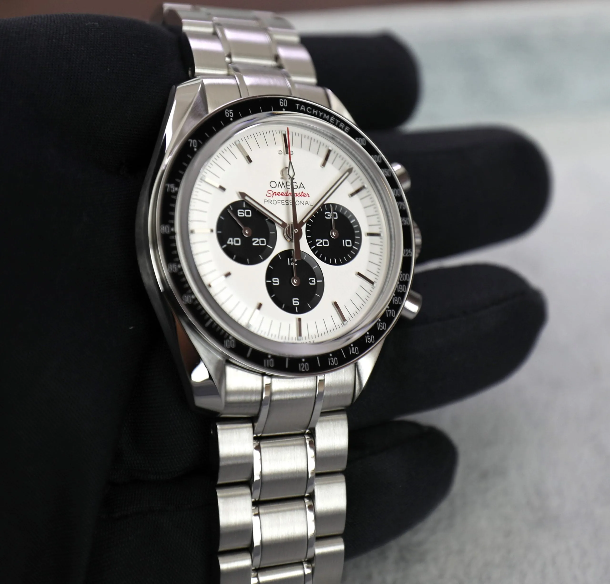 Omega Speedmaster 2020 Tokyo – Panda Dial – 42mm – Limited Edition – Unworn Mint – Full Set