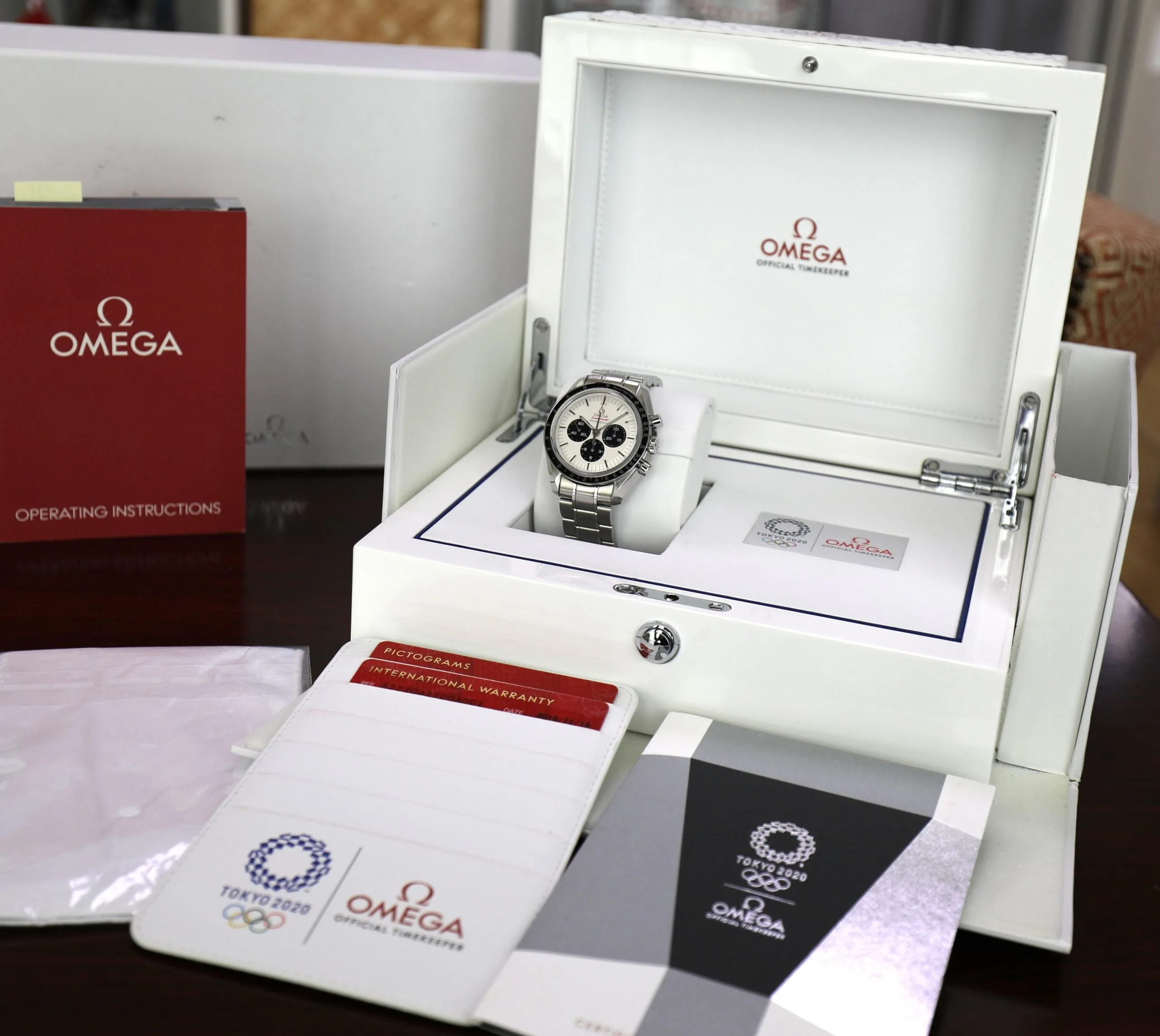 Omega Speedmaster 2020 Tokyo – Panda Dial – 42mm – Limited Edition – Unworn Mint – Full Set