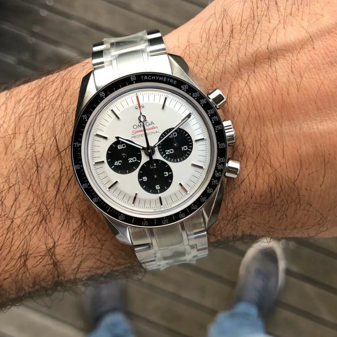 Omega Speedmaster 2020 Tokyo – Panda Dial – 42mm – Limited Edition – Unworn Mint – Full Set